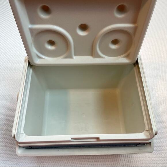 Coleman 5205 Flip Lid 5 Quart Personal Mini Cooler/Lunch Box - Picture 4 of 9